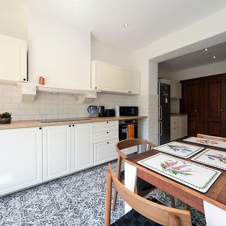 Your Homestay In A Bibliophile Mansion Antwerpen Buitenkant foto