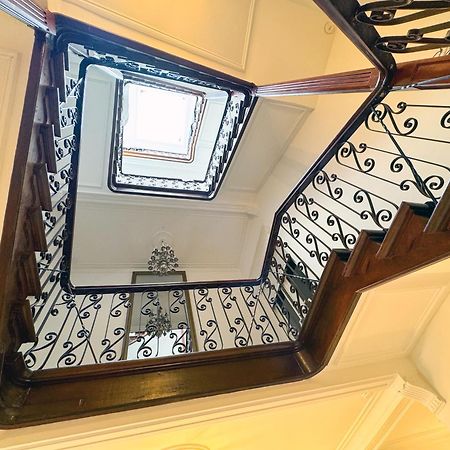 Your Homestay In A Bibliophile Mansion Antwerpen Buitenkant foto