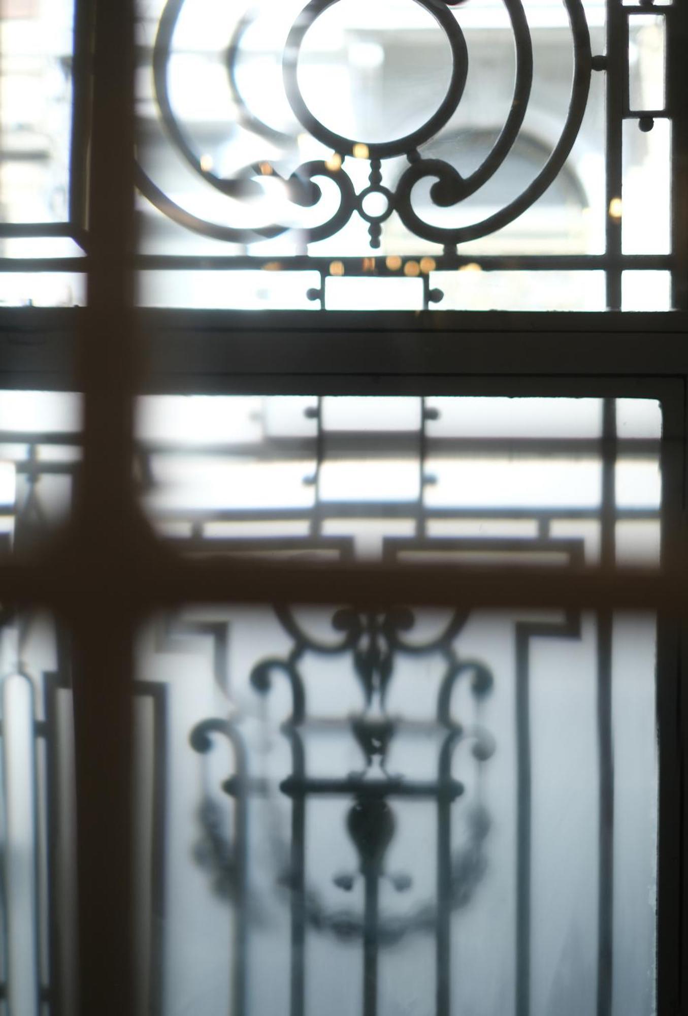 Your Homestay In A Bibliophile Mansion Antwerpen Buitenkant foto